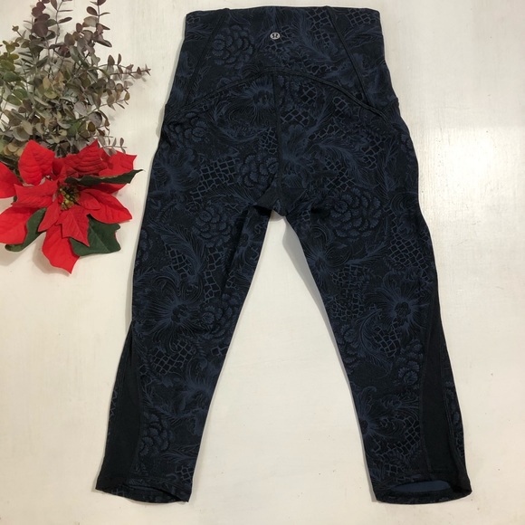Lululemon CAPRI SIZE 4 LIKE NEW - Picture 7 of 9